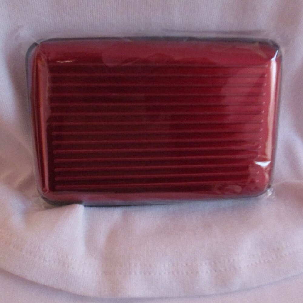 RFID Blocking Card Holder Cranberry Snap Closure